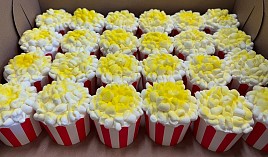 Popcorn themed cupcakes