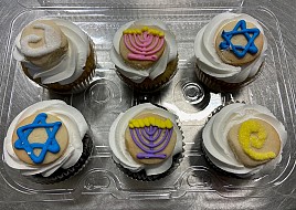 Hanukkah Cookie Topper Cupcakes