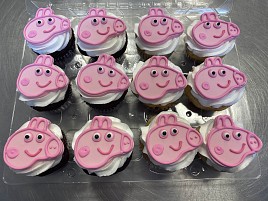 Peppa Pig cookie Topper Cupcakes