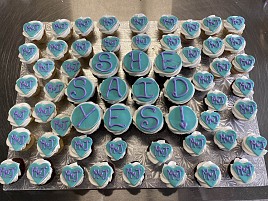 Engagement cupcakes