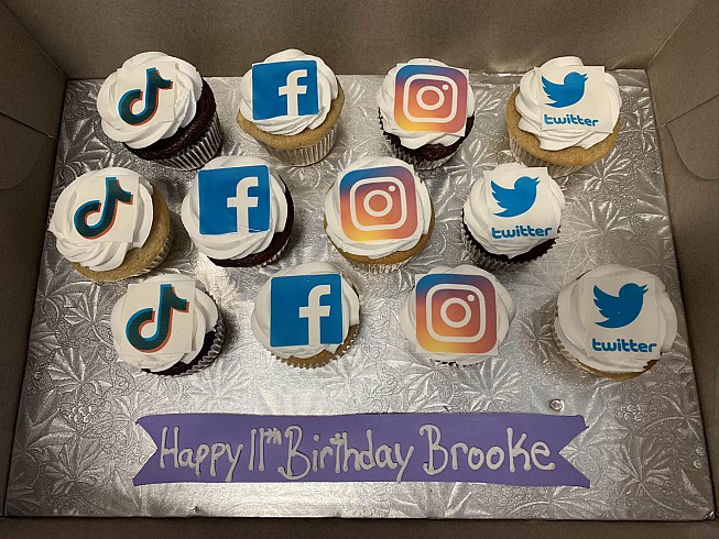 Social Media Cupckes