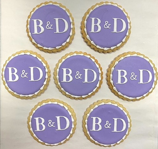 scalloped edge Initials cookies
